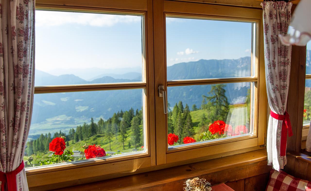 Sattleggers Alpenhof & Feriensternwarte Hotel Greifenburg Luaran gambar