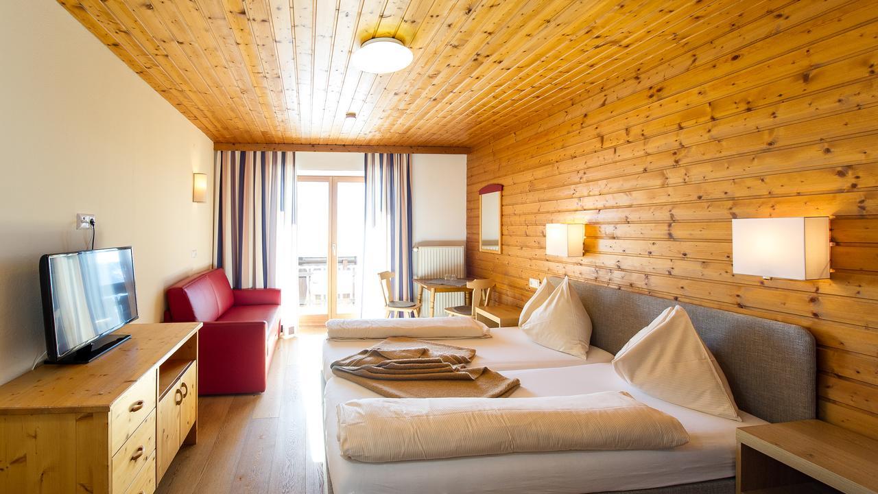 Sattleggers Alpenhof & Feriensternwarte Hotel Greifenburg Luaran gambar