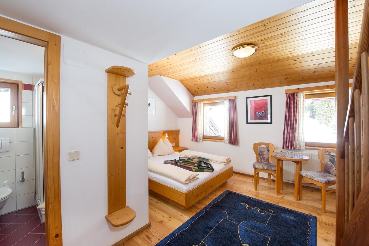 Sattleggers Alpenhof & Feriensternwarte Hotel Greifenburg Luaran gambar