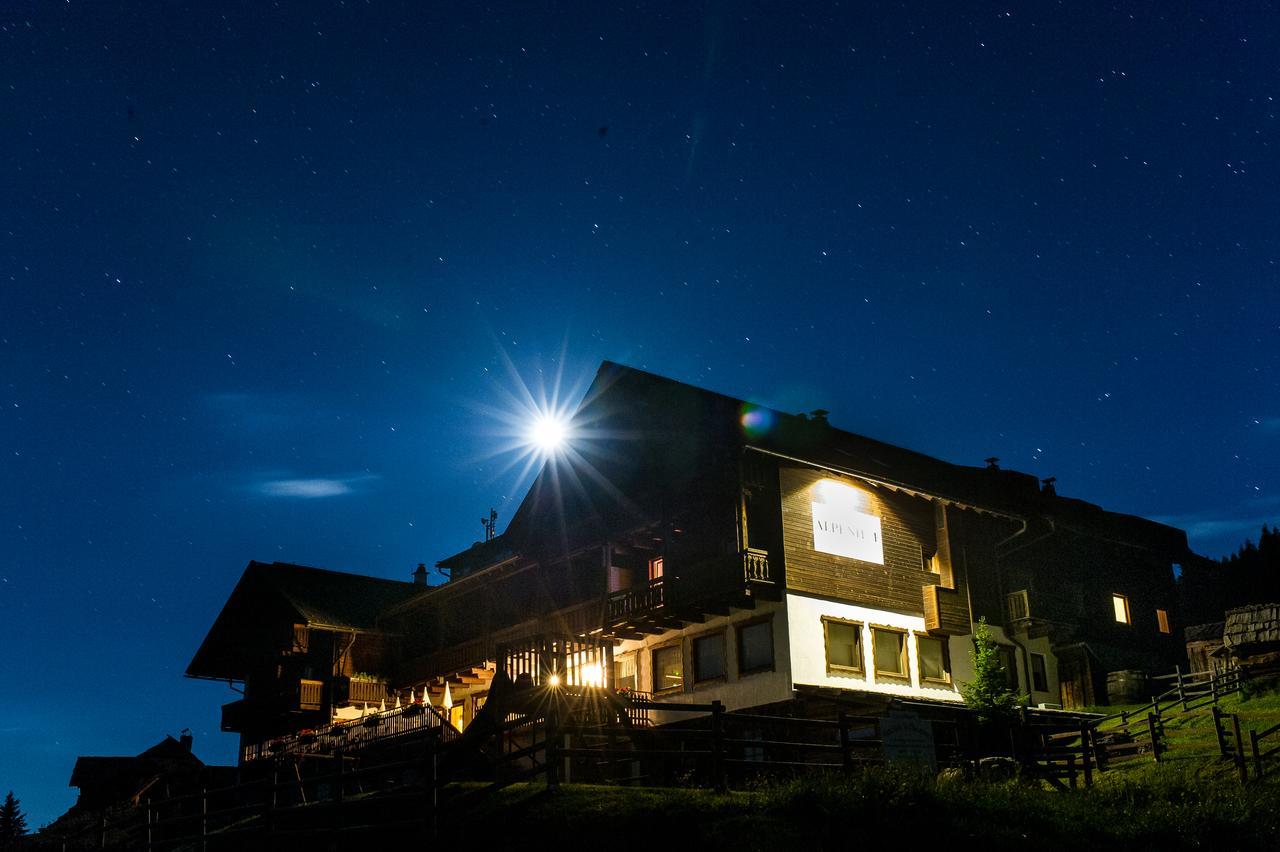 Sattleggers Alpenhof & Feriensternwarte Hotel Greifenburg Luaran gambar