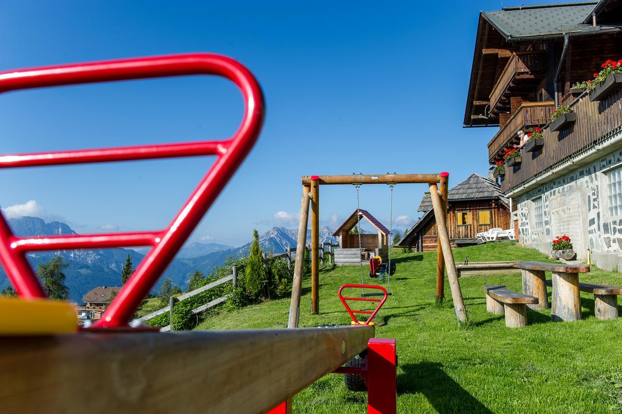 Sattleggers Alpenhof & Feriensternwarte Hotel Greifenburg Luaran gambar